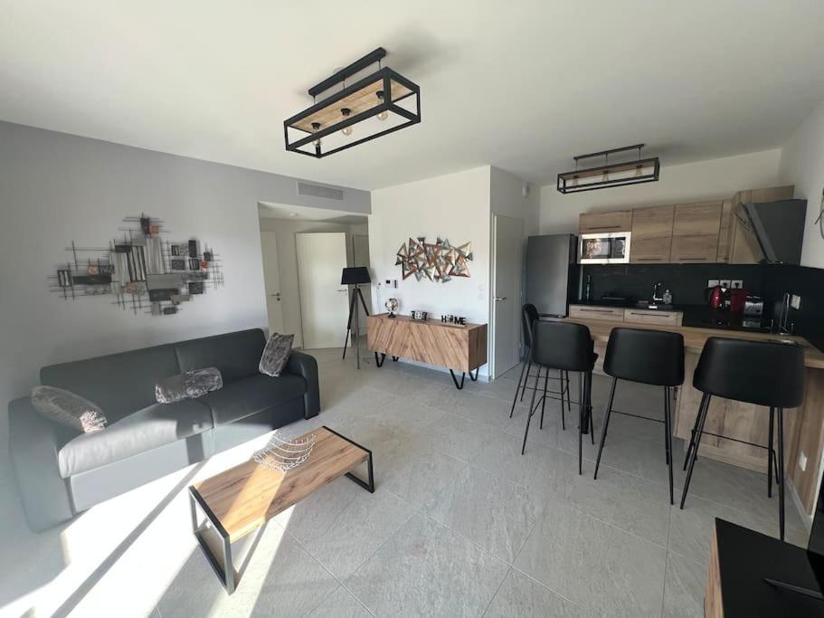 Superbe Appartement Neuf Aucalme Сен-Мандрие-сюр-Мер Экстерьер фото